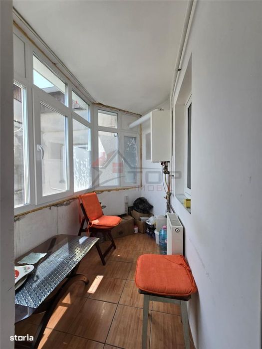 Piata Alexandru - Milcov, 2 camere decomandat cu 2 balcoane, liber