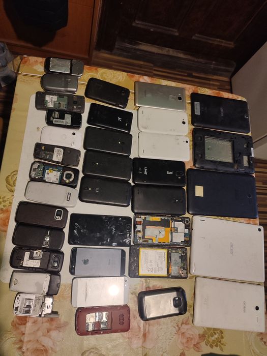 Vând telefoane pentru piese unele functionale