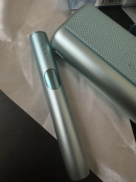 Iqos iluma prime gradient + 3 pachete