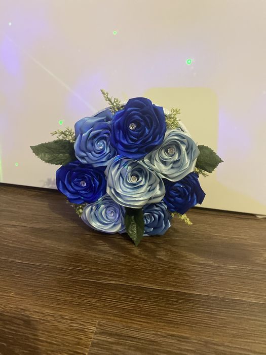 Aranjament floral din satin