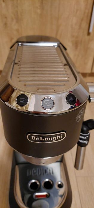Нова Кафемашина DeLongi  EC685.BK