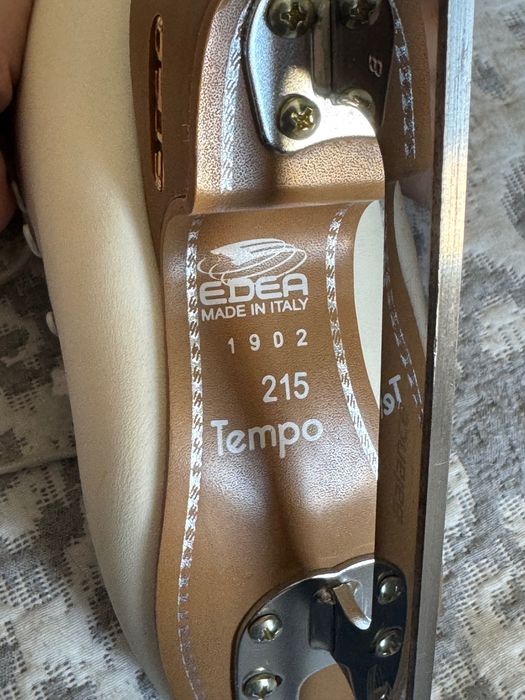 Коньки фигурные профессиональные Edea 215