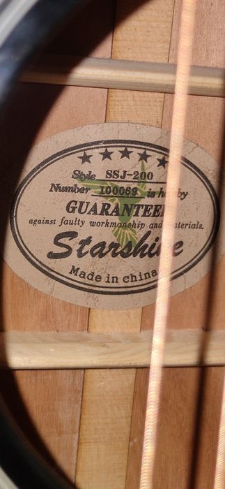 Продам гитару Starchine.