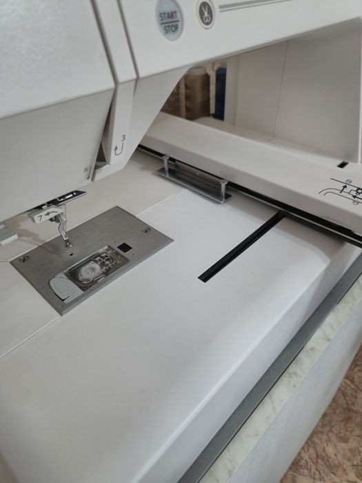 Продам вышивальную машину Janome 550e