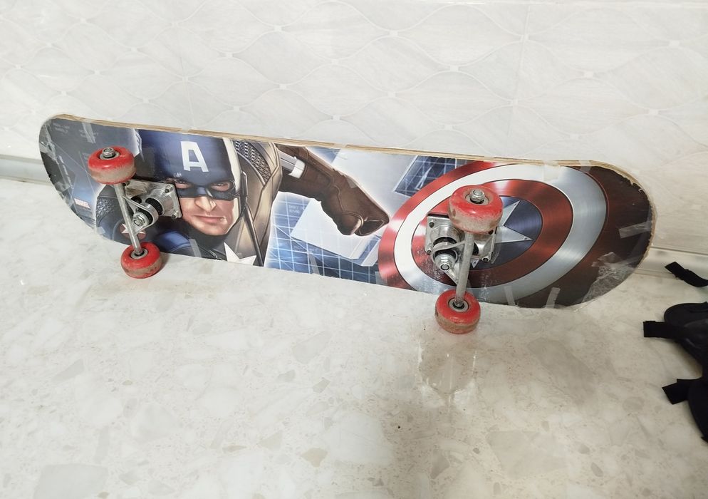 Skeytbord +kaska + himoya