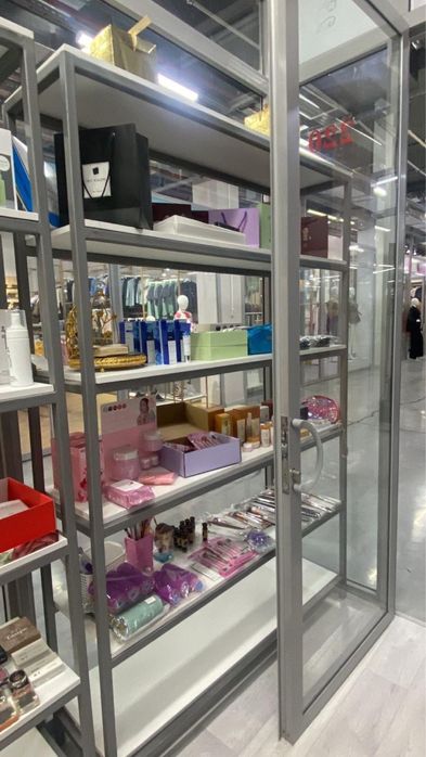 Мебель для бутика рейл