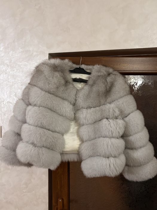 Vând haină de blană