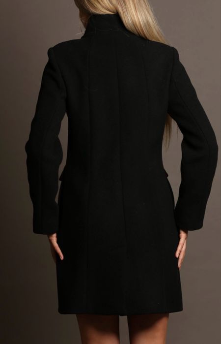 Вталено вълнено палто