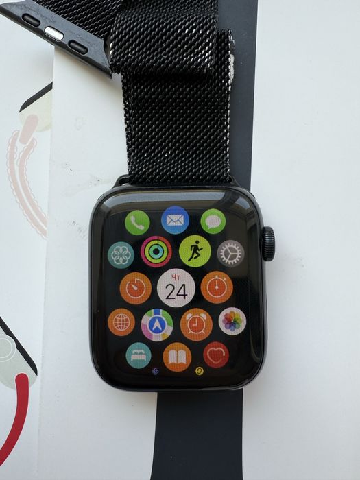 Продам apple watch se2 44mm