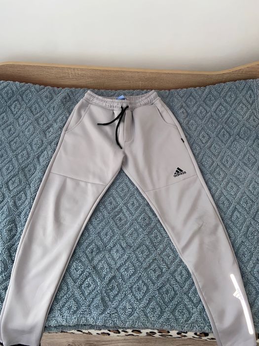 Adidas пантолон.
