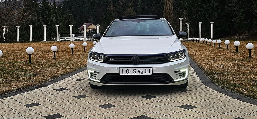 Volkswagen Passat//B8//GTE//AN 2016//PANORAMIC