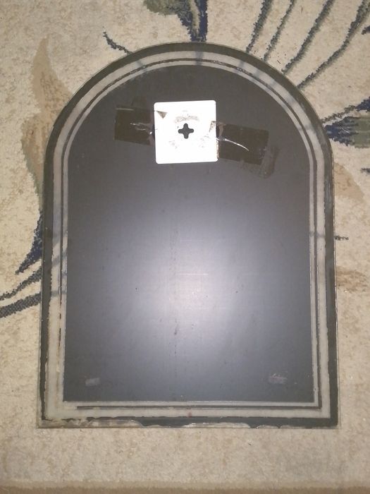 Зеркало для ванной комнаты.