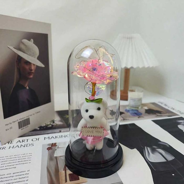 Мече с роза в стъклeница с LED светлинни ефекти и надпис I Love You