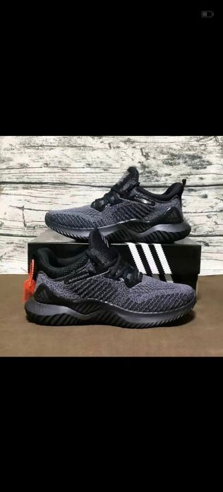 Продам кроссовки за 10000тг