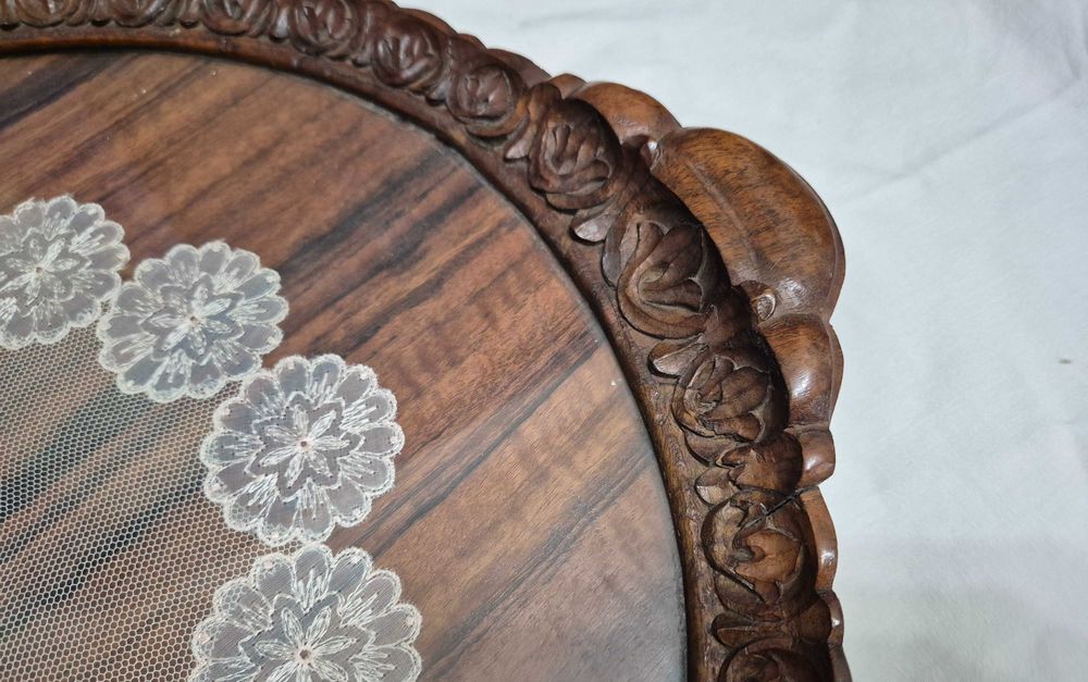 Стар Дърворезбован Поднос в чудесно състояние ф 42 см