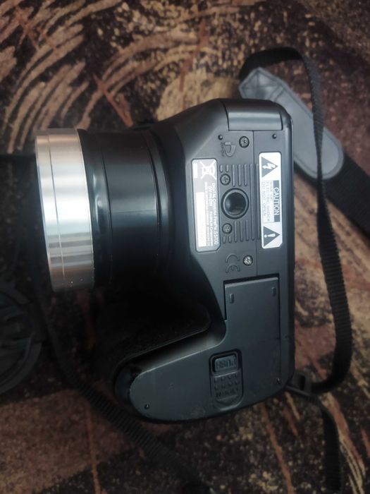 FUJIFILM FinePix S5700 Digital Camera