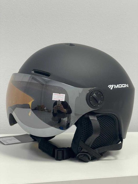 Шлем лыжный и сноубордический , каска защита , лыжи