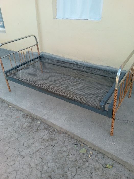 Кровать полуторка