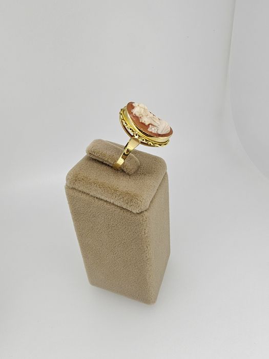 Inel aur 18k cu camee 3.75gr (r)