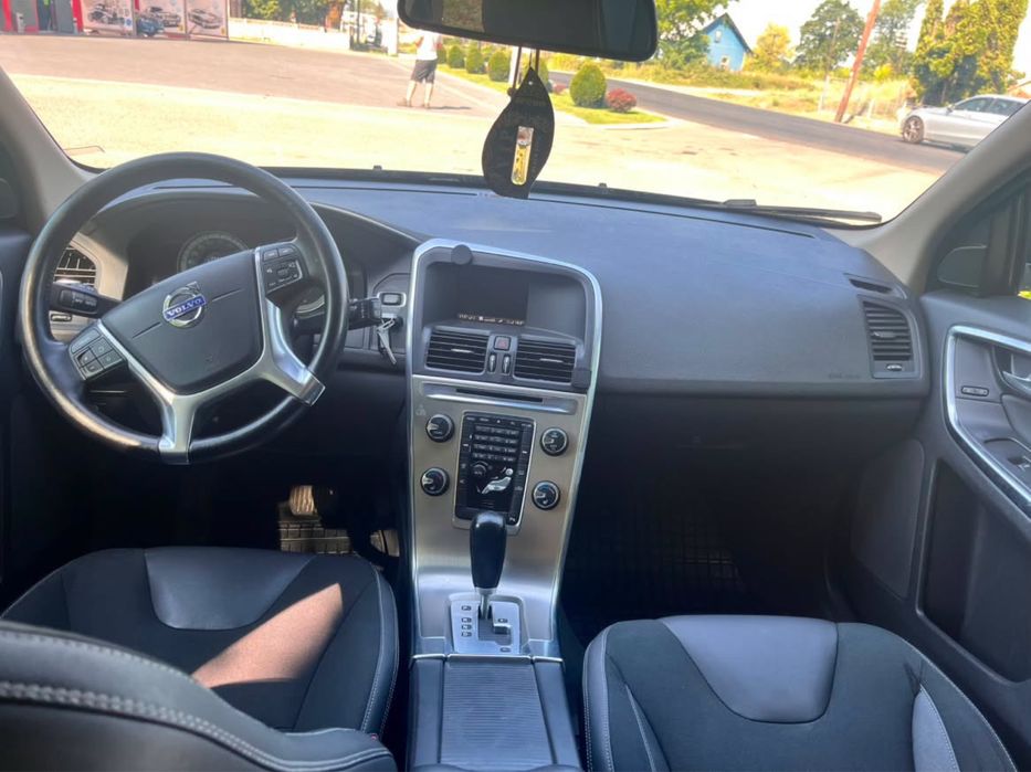 VOLVO XC60 2012 — imagine 3
