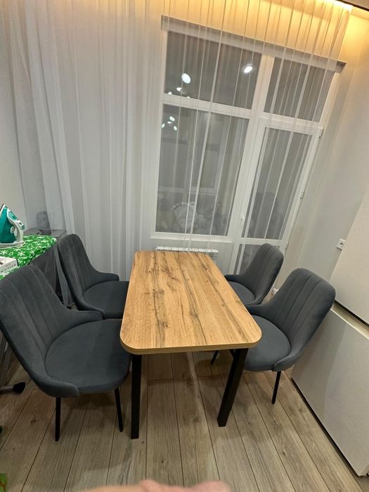 Стол и стул продаётся