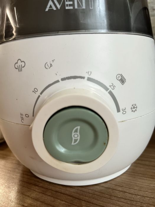 Уредът е Philips Avent 4-в-1