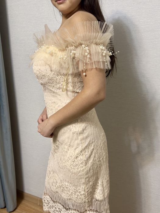 Продам шикарное платье почти даром