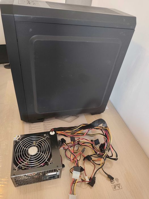 Antec Carcasă PC gaming cu power supply