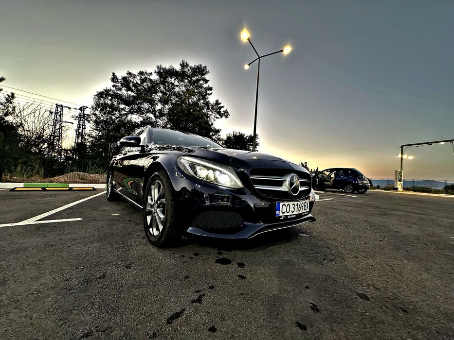 Mercedes-Benz C220 CDI • Лимитиран салон • 7G автоматик • Всички екстри • 2 комплекта гуми