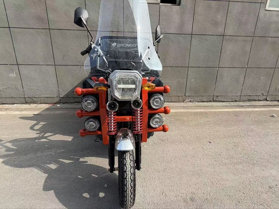 Motoroll tritsikl muravey skuter