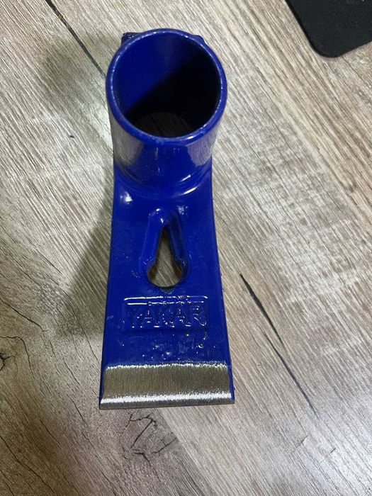 Yakar Keser, Молоток, Теша