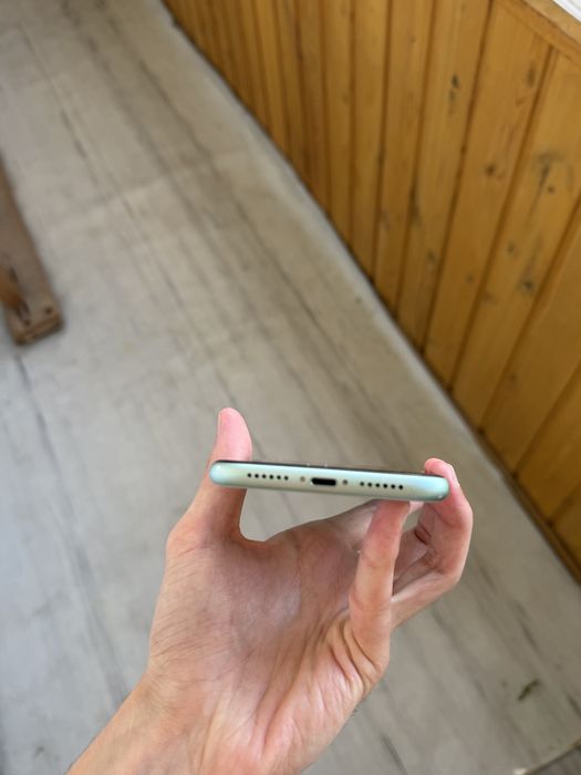 Продай Iphone 11 128/79