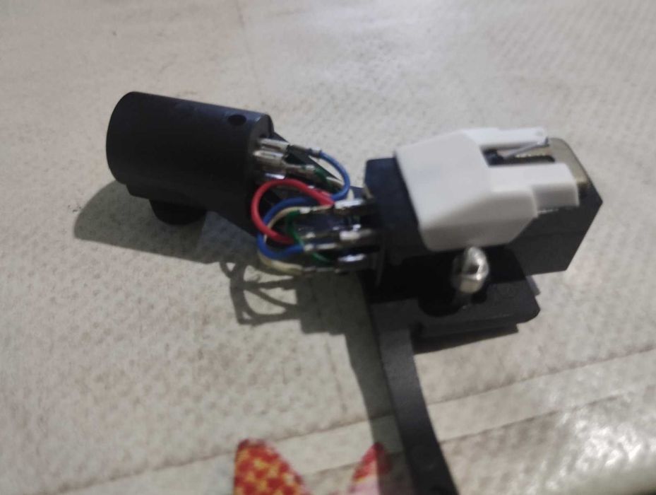 Грамофон LOEWE с нова игла