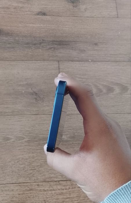 продам Iphone 12