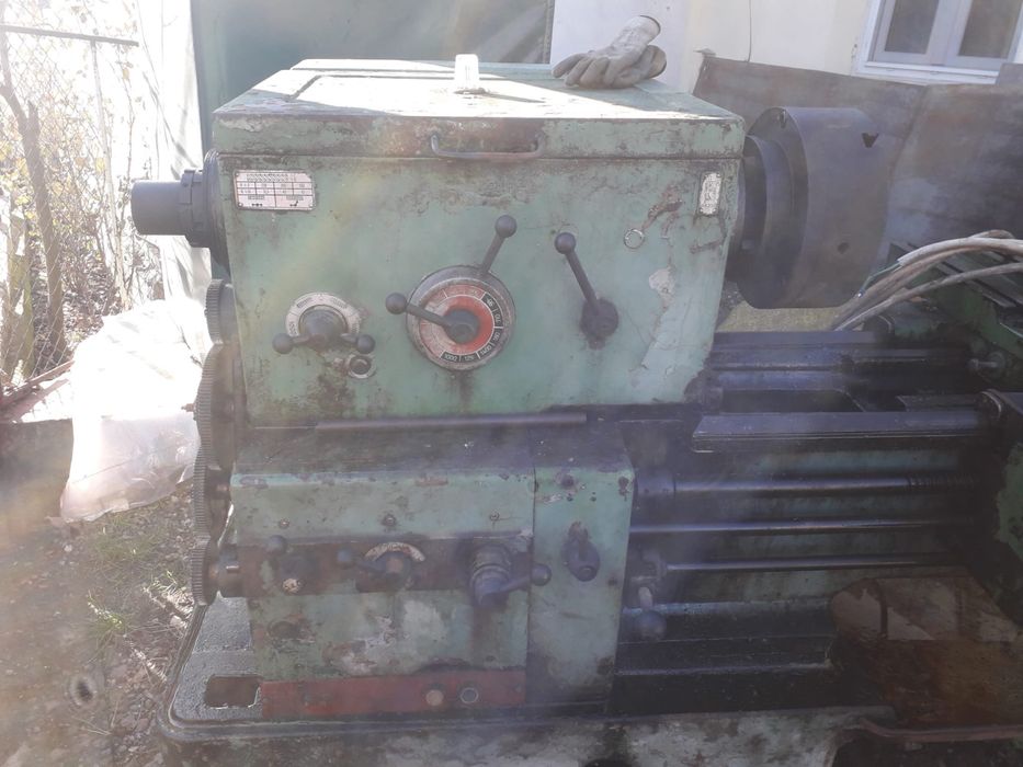 vând strung d I z 660 * 1500