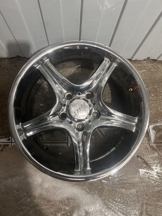 Титановый диск R16 на седан