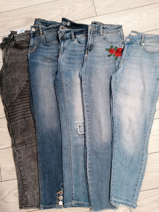 Vând blugi și pantaloni