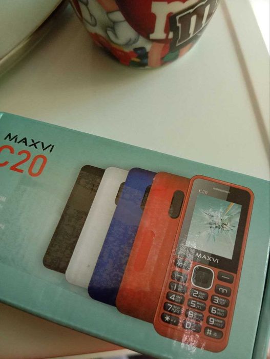 Кнопкали янги телефон сотилади