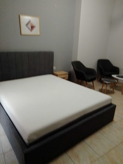 Дава разширена гарсониера под наем в топ център