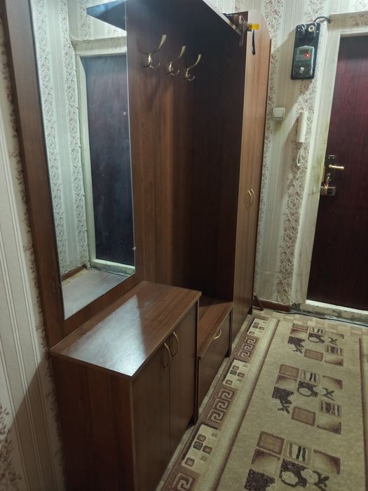 Мебель для прихожей.