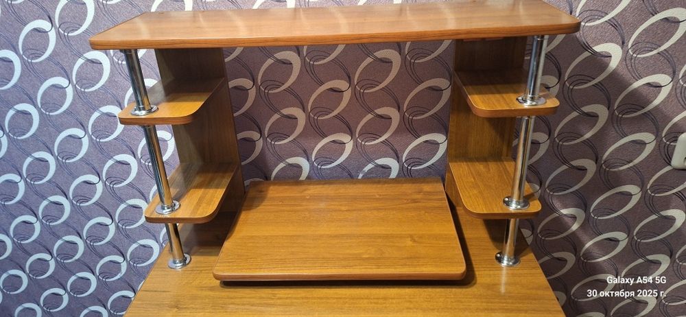 Продам компьютерный стол