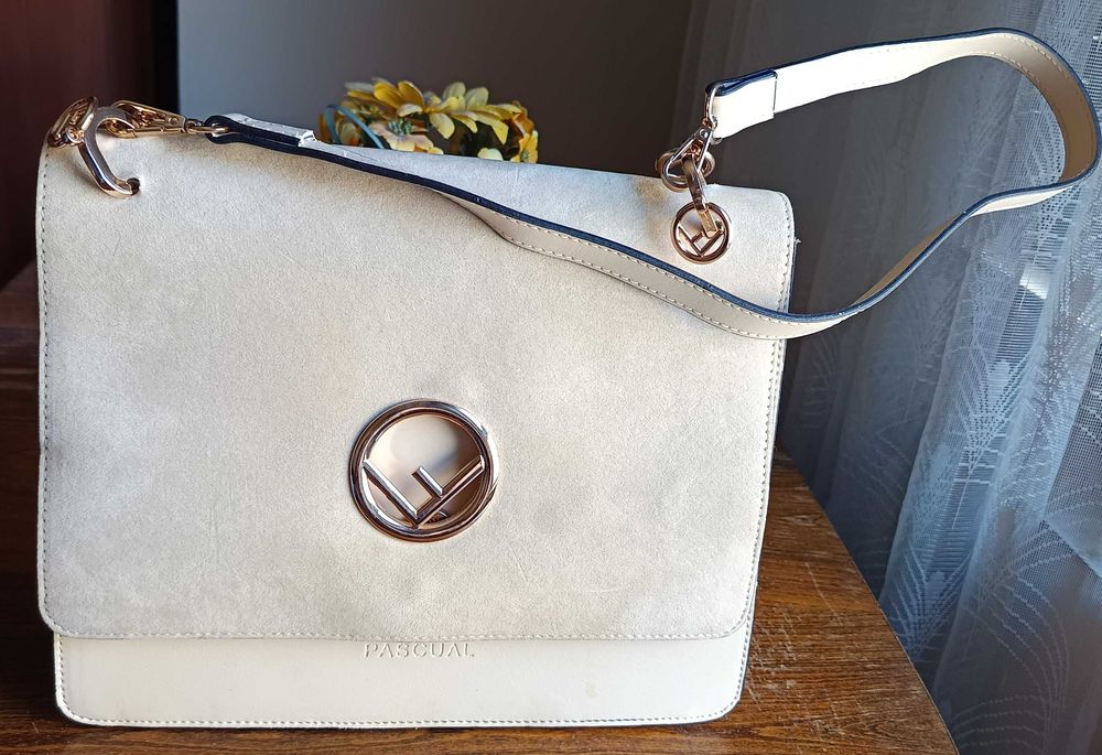 Кремава дамска чанта