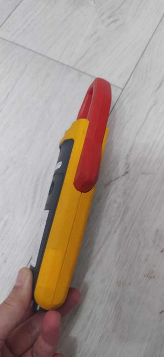 Fluke 373 - Клещи токоизмерительные