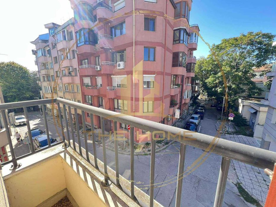 Дава се под наем Двустаен апартамент в Варна, Център - 60 кв.м за 375 € - Снимка #5