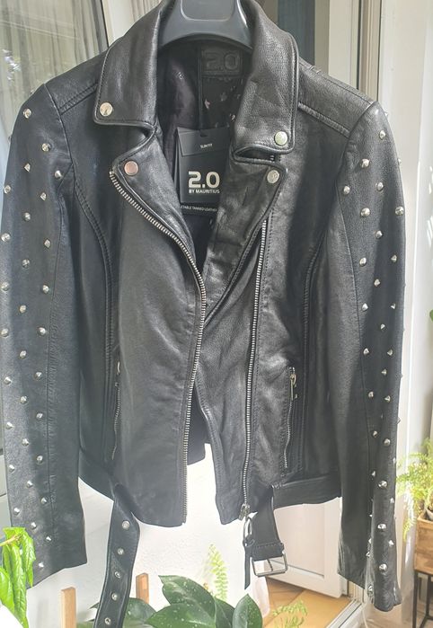 Geaca biker de piele cu tinte NOU cu eticheta 38 slim fit