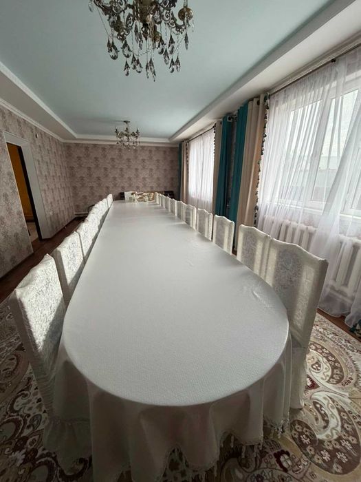 Продается,стол со стульями