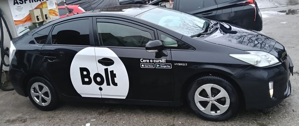 Închiriez Toyota Prius 3 FACE-LIFT, Hibrid, BOLT-UBER