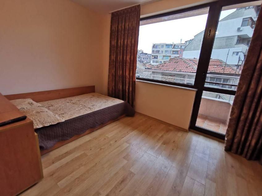 Двустаен апартамент, под наем, кв. Колхозен пазар