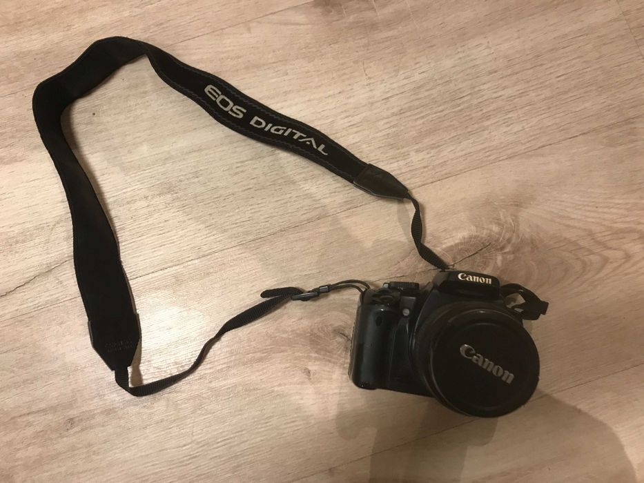 Canon 400D + obiectiv 18-55+2 baterii+cablu date+geanta