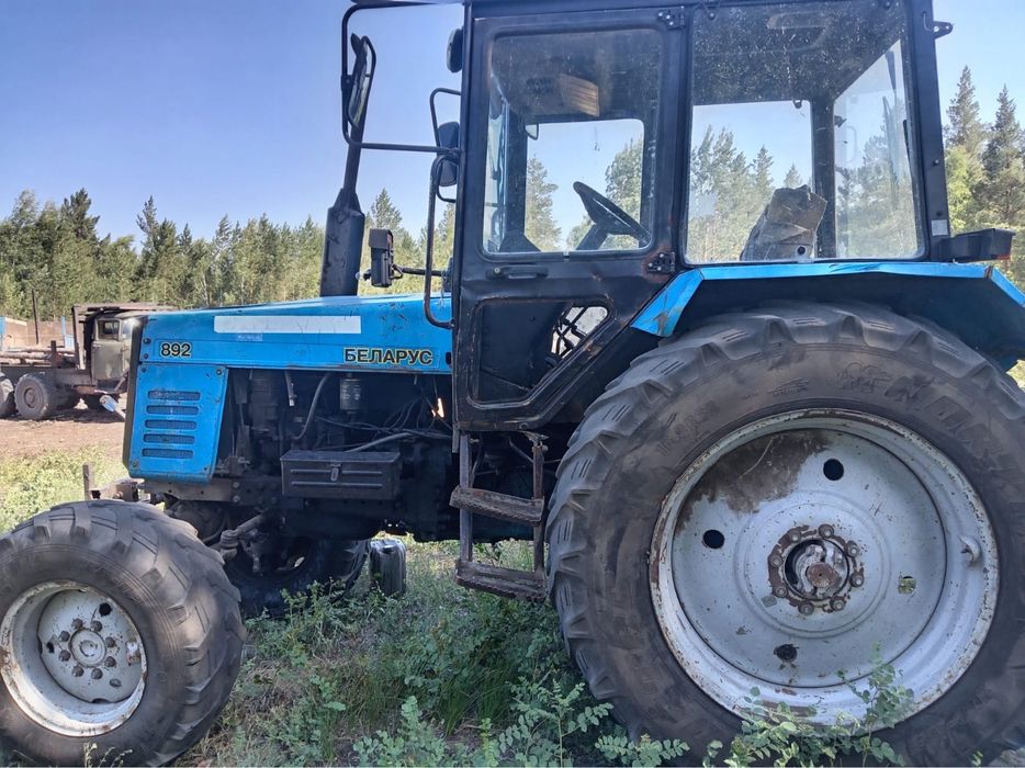 Продам трактор 892